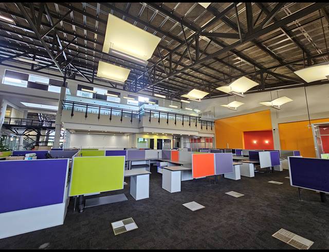 3,888M² OFFICE TO LET IN LONGMEADOW